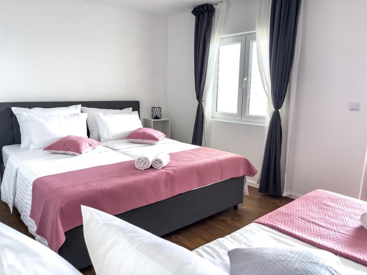 Apartments Goro Подстрана Екстериор снимка