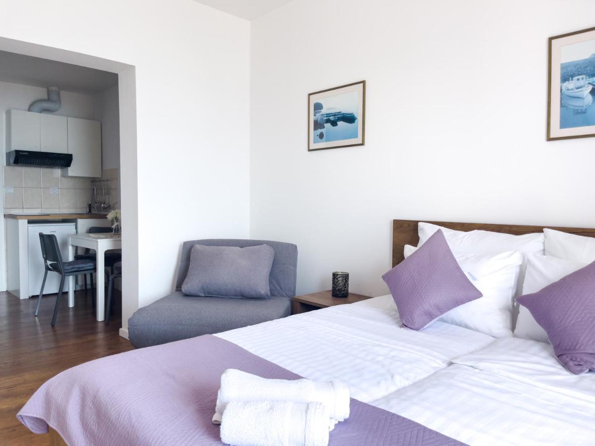 Apartments Goro Подстрана Екстериор снимка
