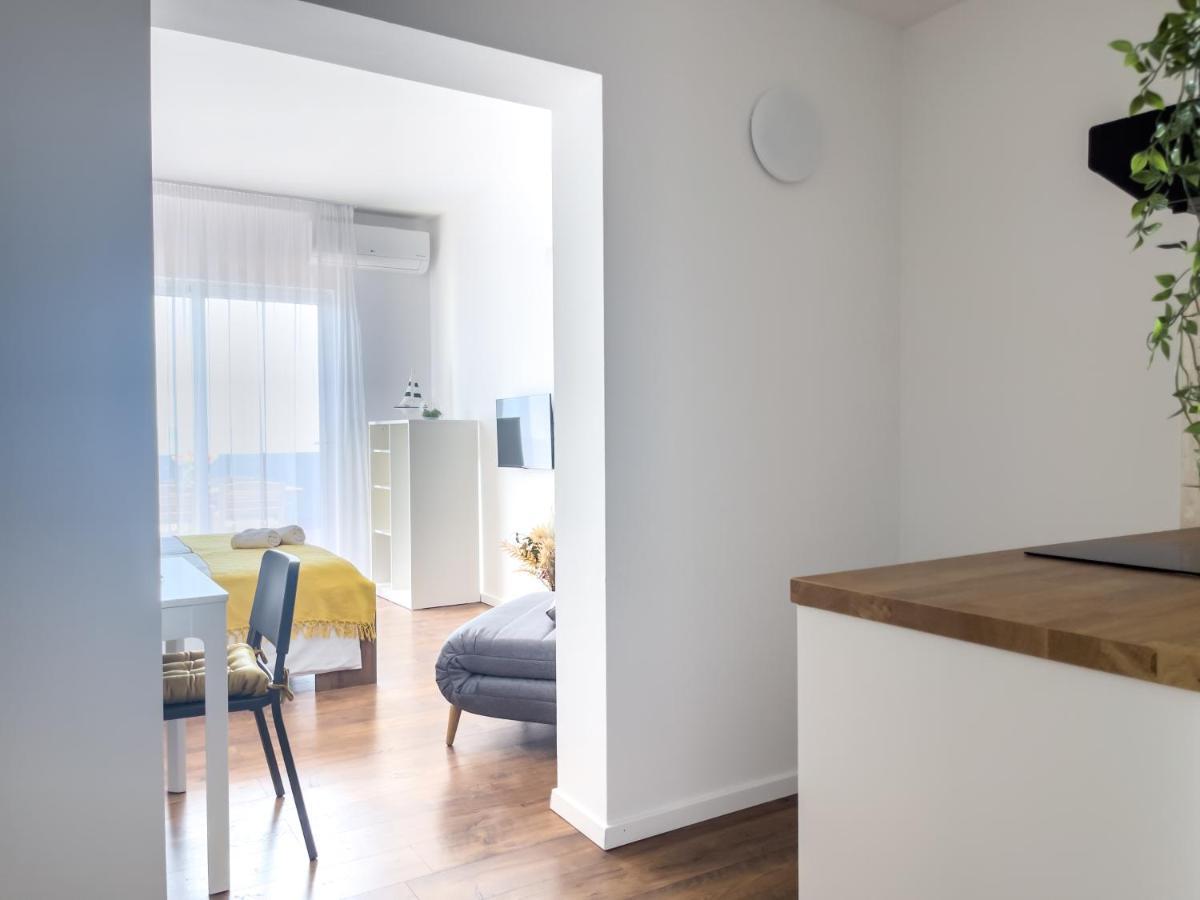 Apartments Goro Подстрана Екстериор снимка