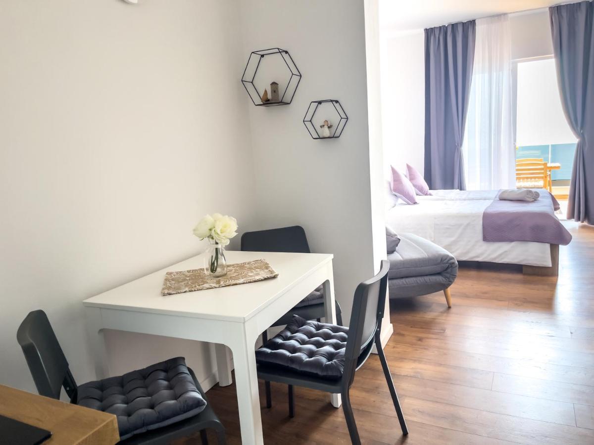Apartments Goro Подстрана Екстериор снимка