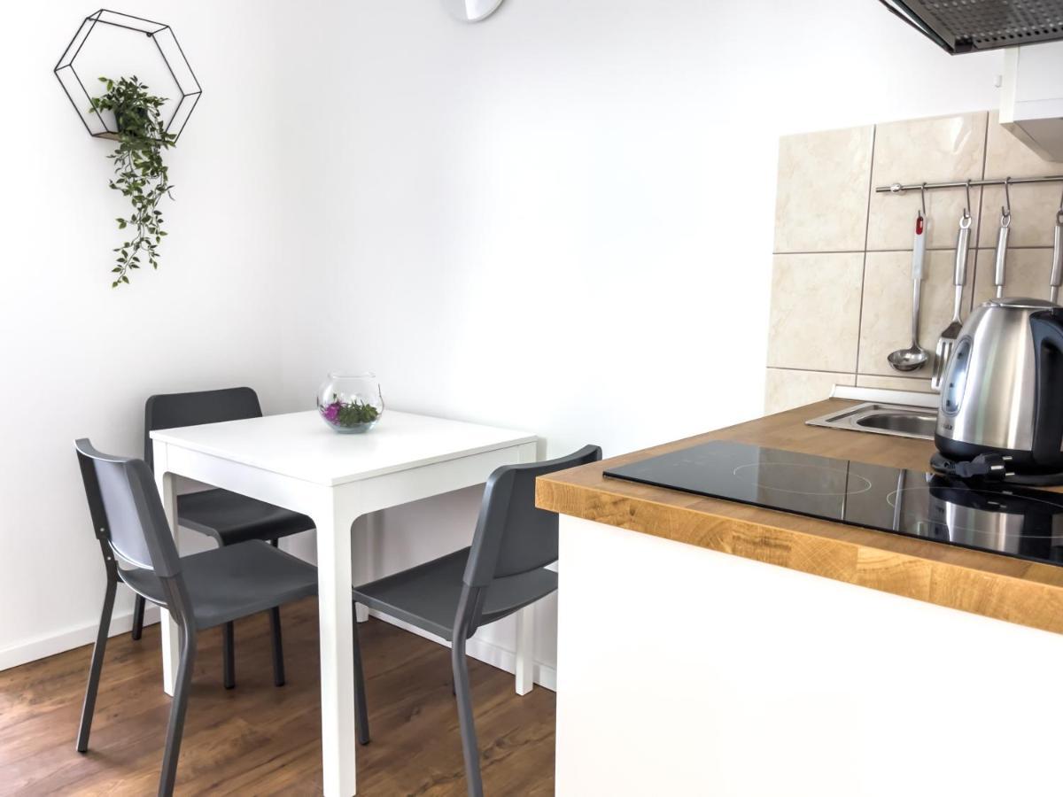 Apartments Goro Подстрана Екстериор снимка