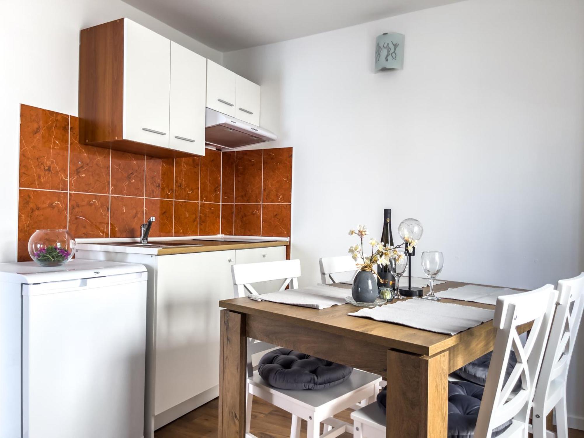 Apartments Goro Подстрана Екстериор снимка