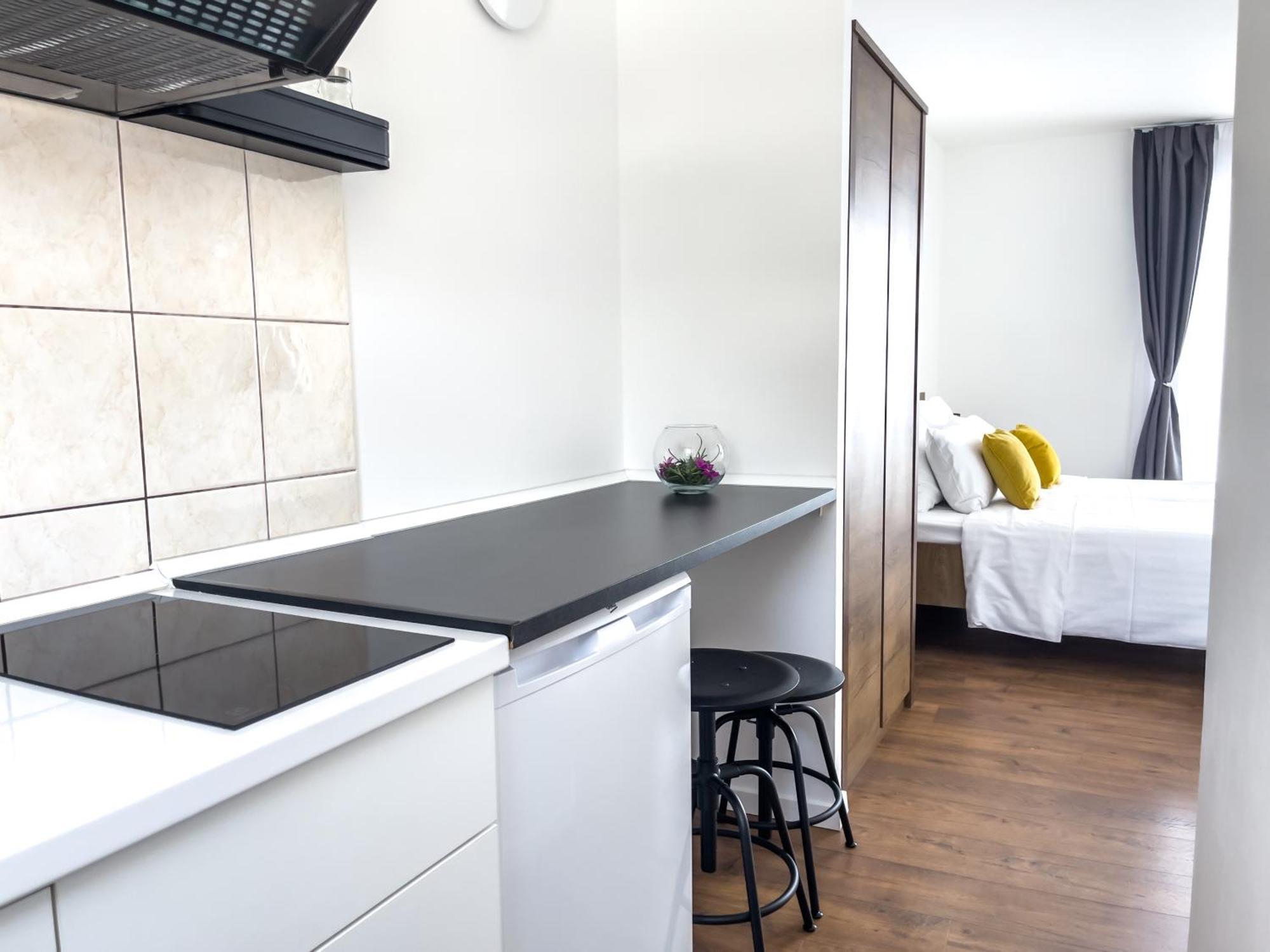 Apartments Goro Подстрана Екстериор снимка